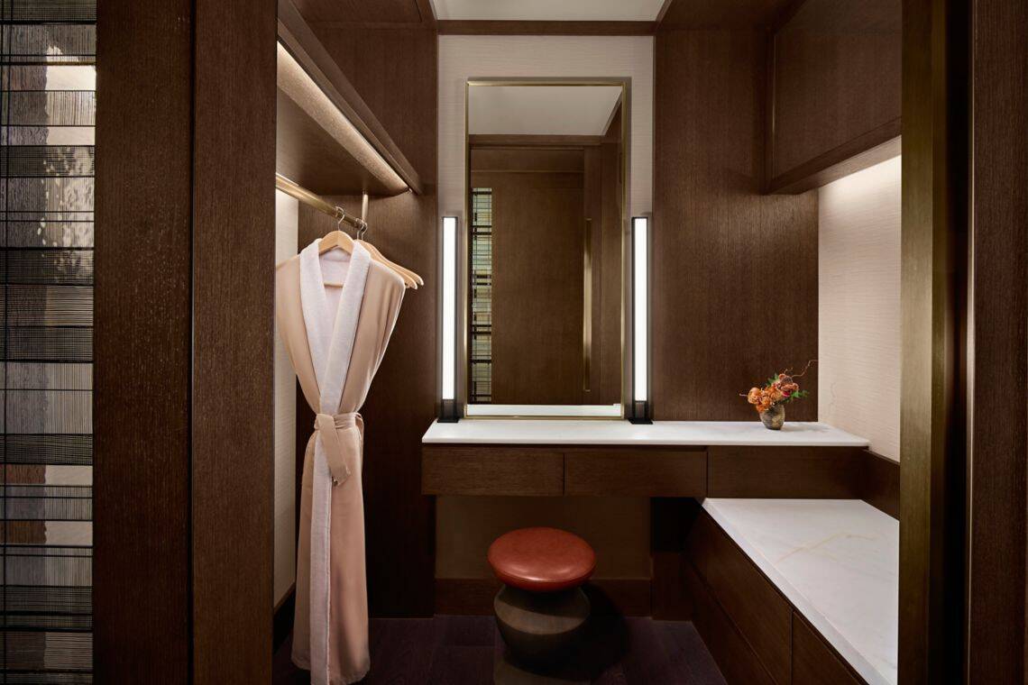 RITZ-CARLTON CLUB LOUNGE ACCESS KING ROOM