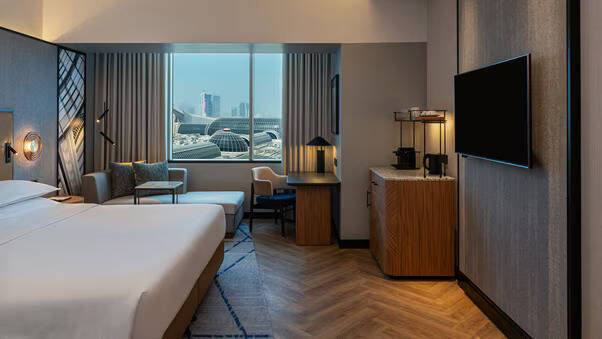 DELUXE KING ROOM CITY VIEW