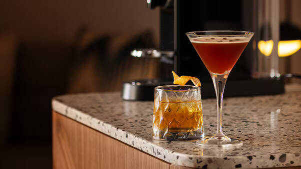 DELUXE KING ROOM CITY VIEW