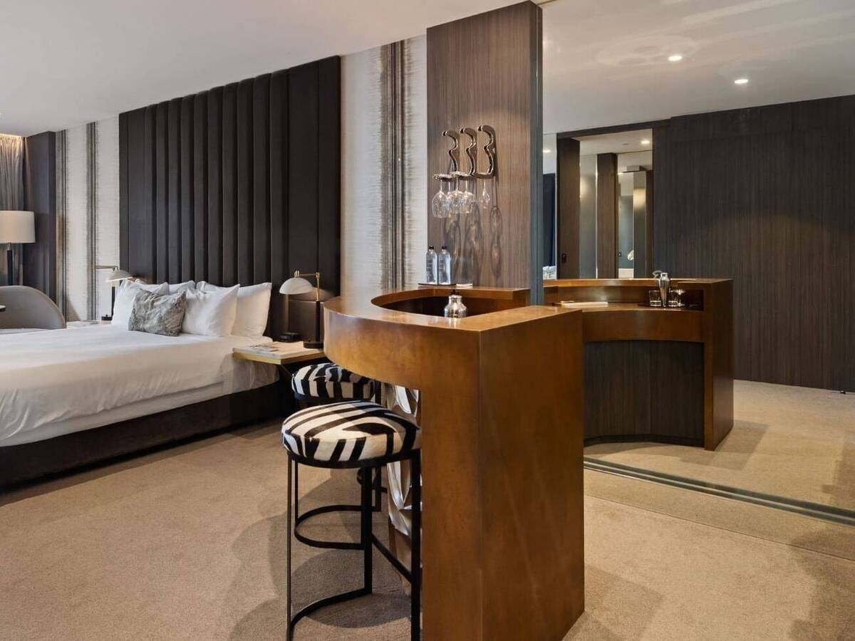 EXQUISITE SUITE