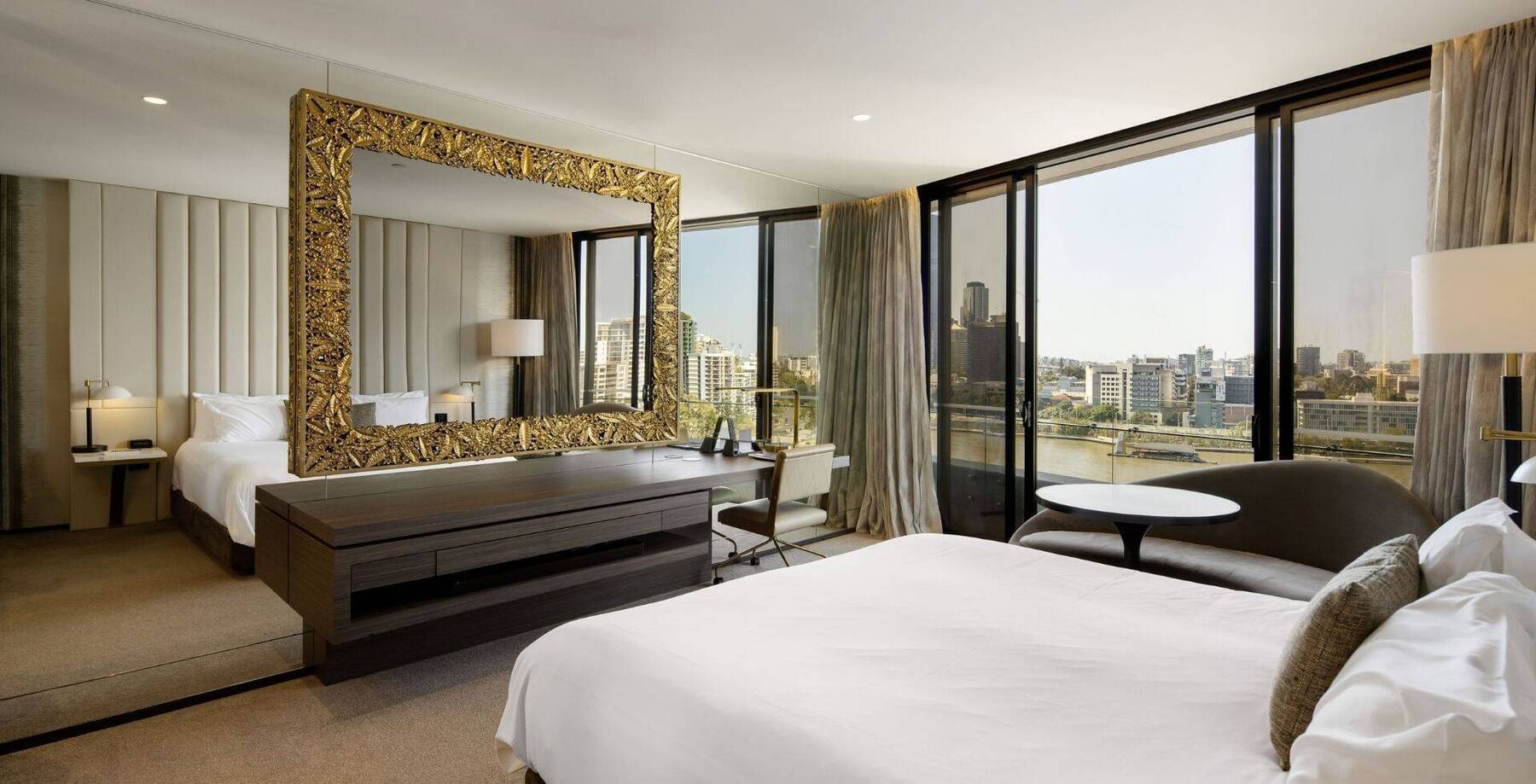 RIVER CITY VIEW KING SUITE