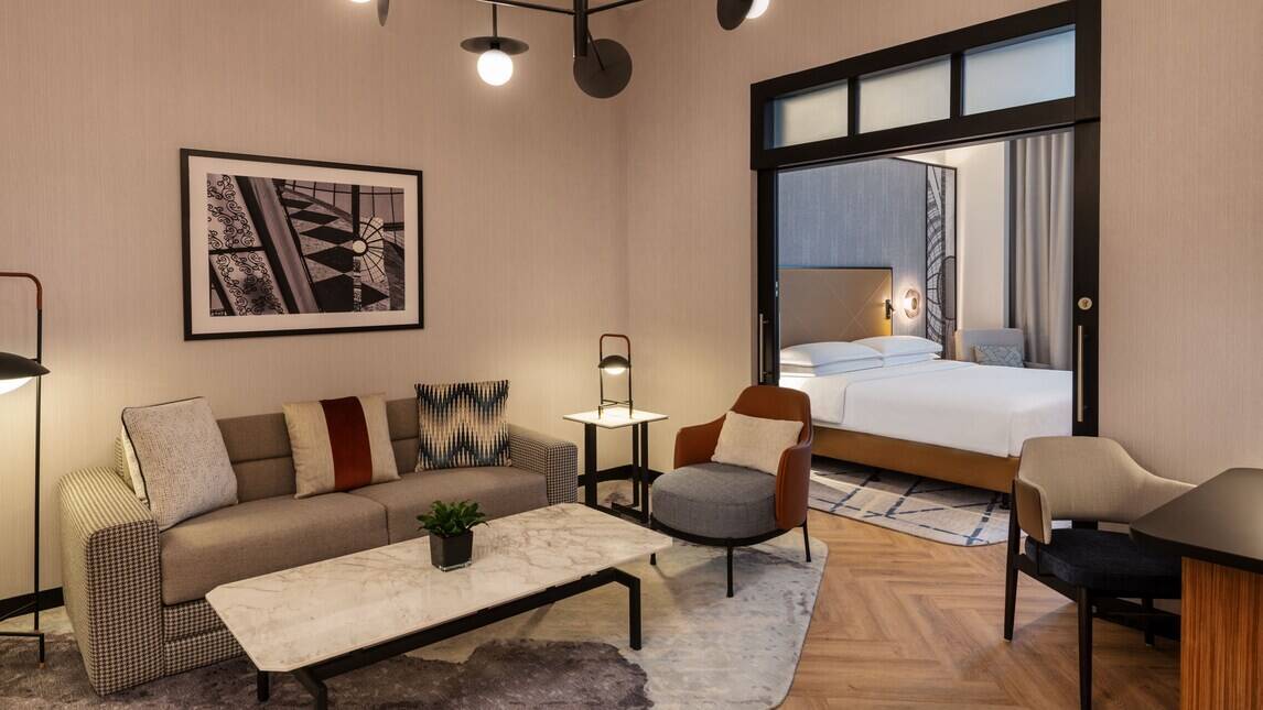 GRAND DELUXE SUITE CLUB LOUNGE ACCESS SKYLINE VIEW