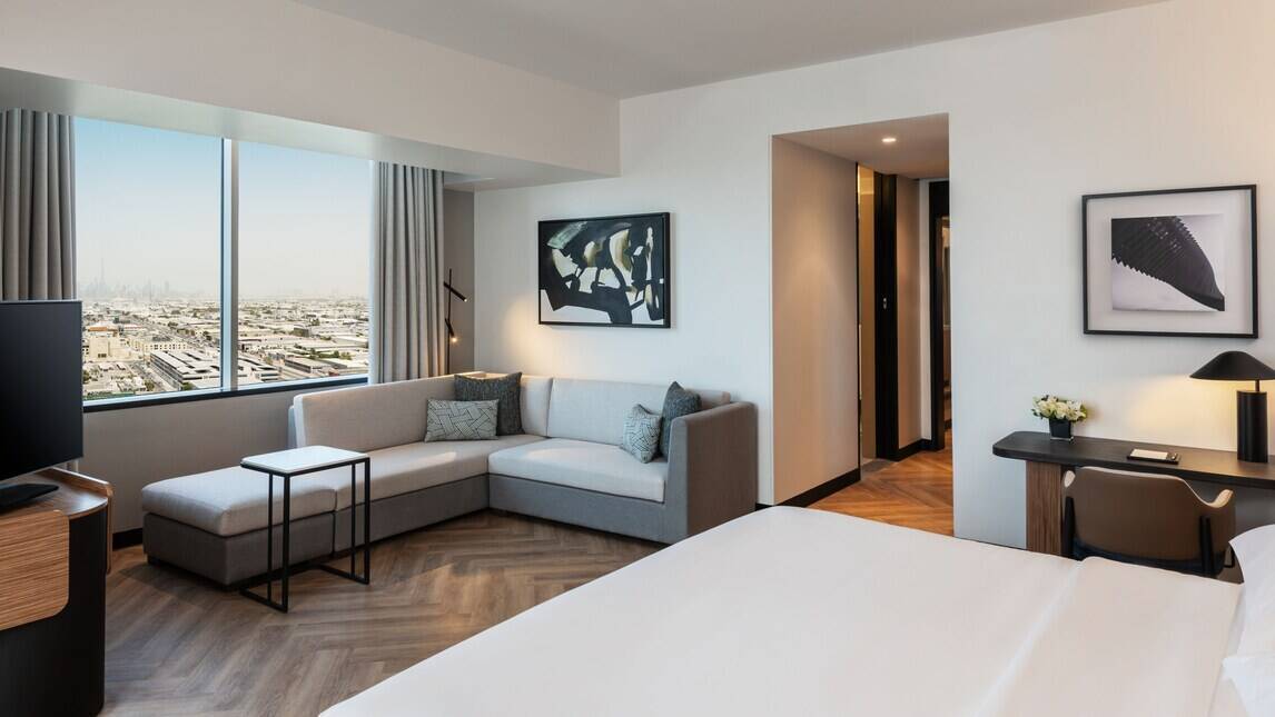 AMIRI SUITE CLUB LOUNGE ACCESS SLYLINE VIEW