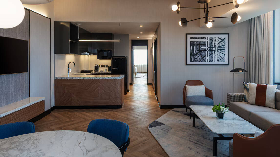 AMIRI SUITE CLUB LOUNGE ACCESS SLYLINE VIEW