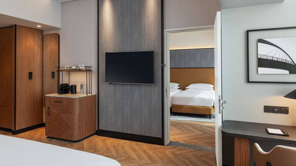 DELUXE FAMILY ROOM CITY VIEW