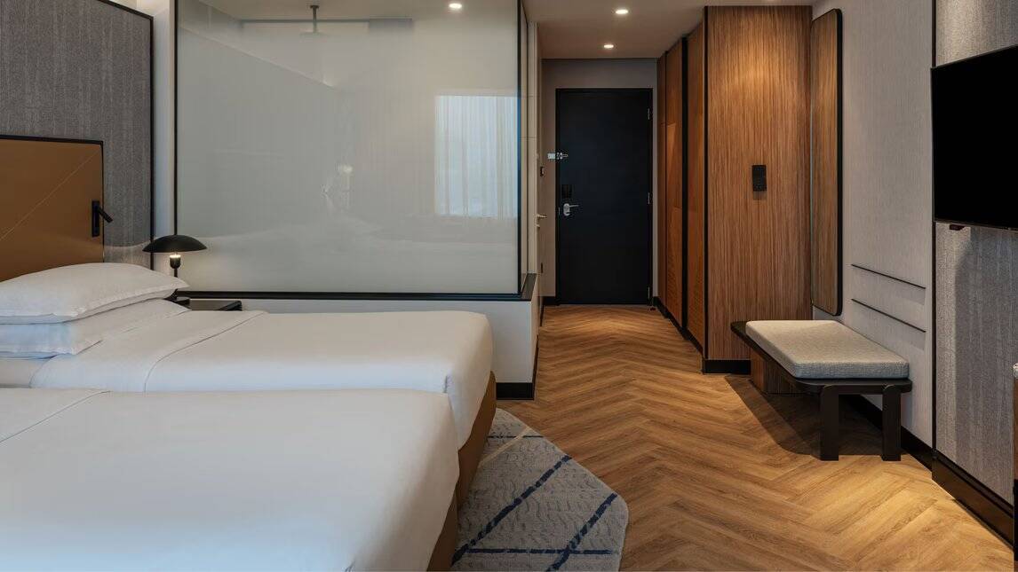 DELUXE FAMILY ROOM CITY VIEW