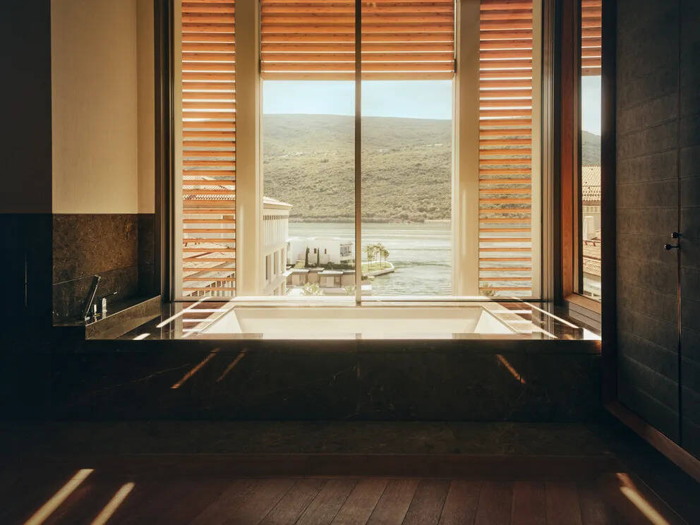 BAYVIEW ROOM TWO QUEEN