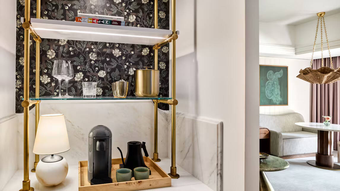 RESORT VIEW SUITE ONE BEDROOM EXECUTIVE SUITE TWO QUEEN POOLSIDE