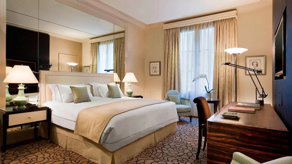 ART DECO KING SUPER BALCONY