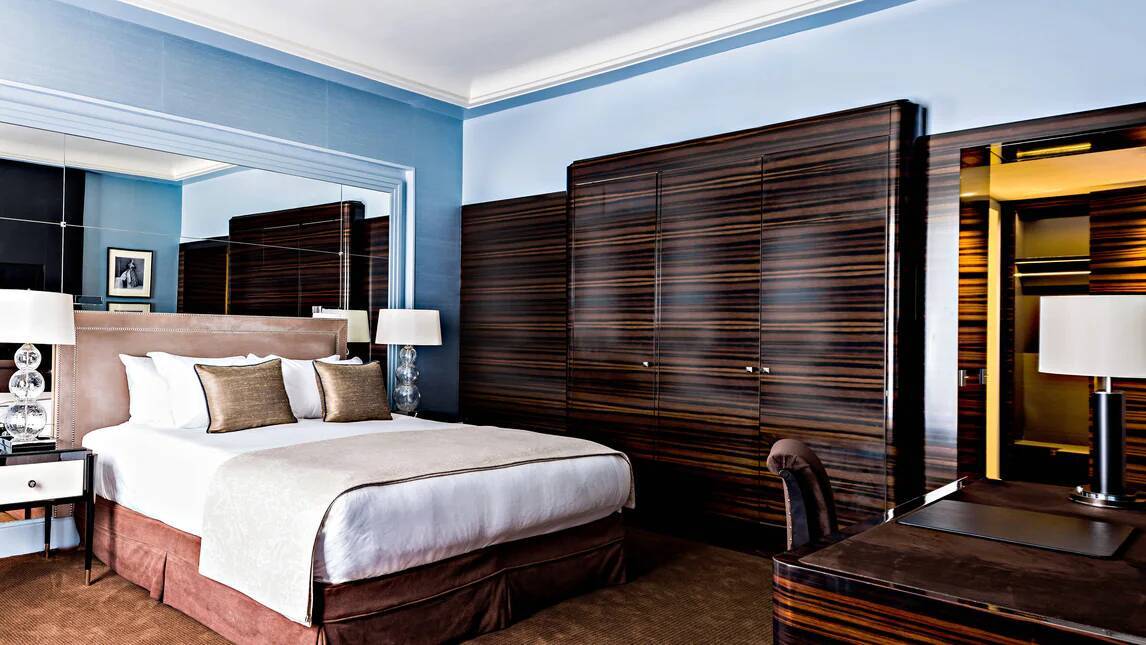 MACASSAR SUITE ONE BEDROOM LARGER SUITE KING SUPER CITY VIEW