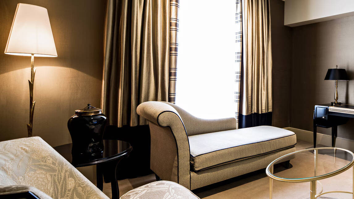 SUITE OR ONE BEDROOM SIGNATURE SUITE KING SUPER TERRACE