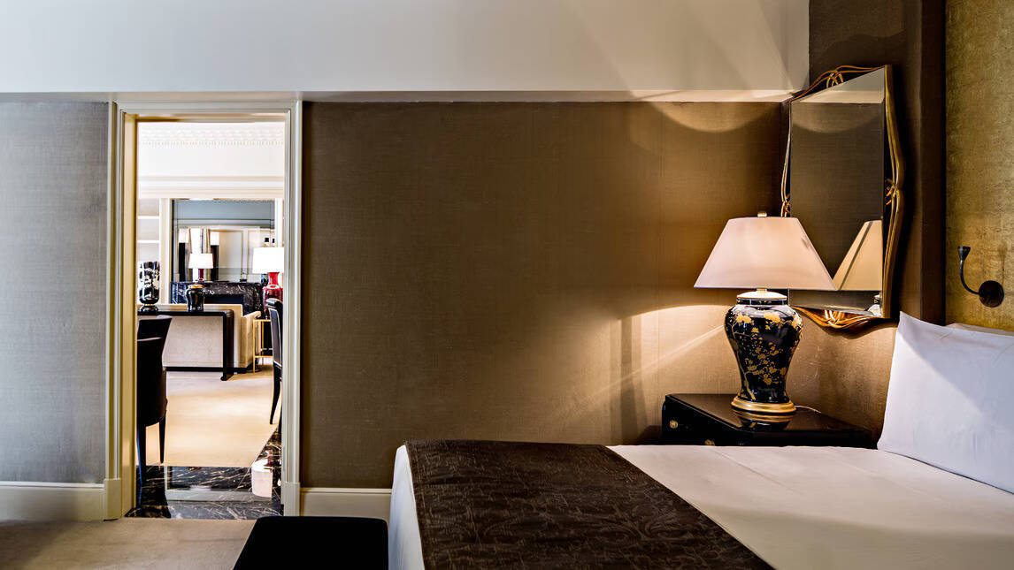 SUITE OR ONE BEDROOM SIGNATURE SUITE KING SUPER TERRACE