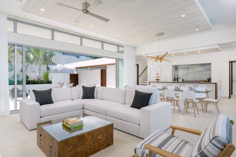 SIX BEDROOM ASTRA VILLA