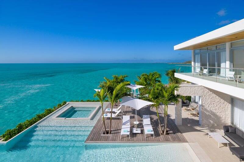 SIX BEDROOM AZURE VILLA