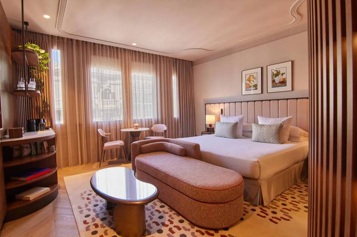 JUNIOR SUITE