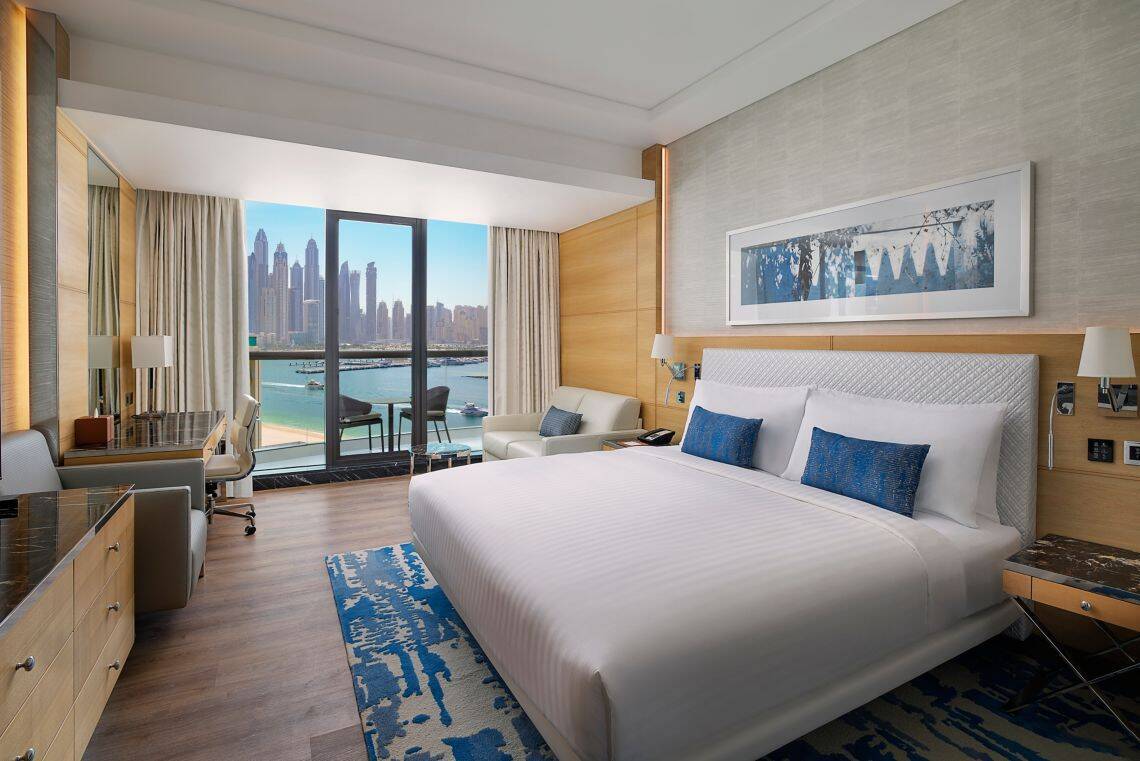 Grand Deluxe King Partial Sea view