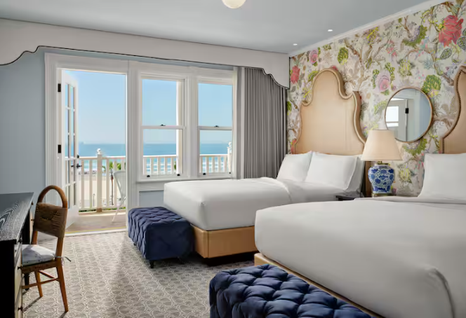 VICTORIAN OCEANFRONT BALCONY - TWO QUEENS