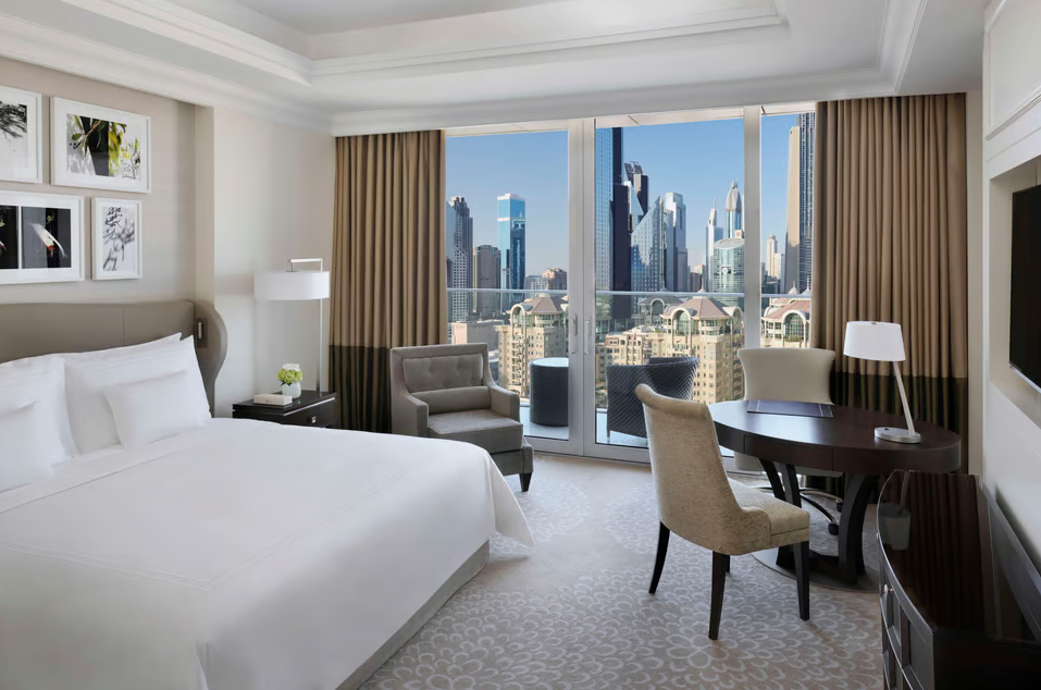DELUXE ROOM KING