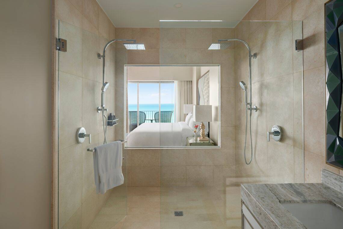 DELUXE KING ROOM, OCEAN FRONT, BALCONY, JOBSON'S COVE