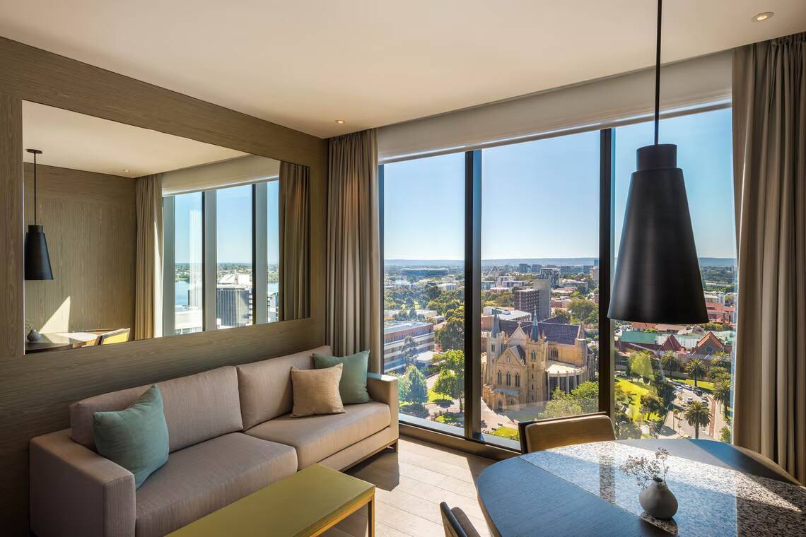 Club King Room 
