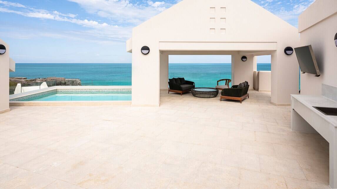 PENTHOUSE KING ROOM, OCEAN FRONT, BALCONY, JOBSON'S COVE