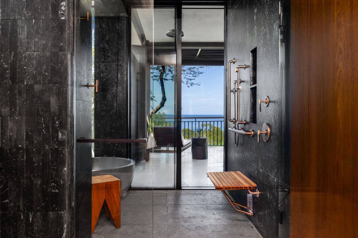 OCEAN RESERVE, KING BALCONY ROOM