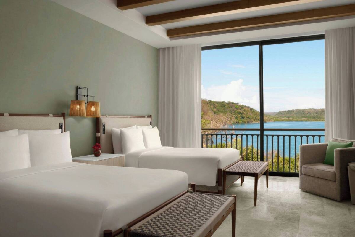 OCEAN VISTA PLUNGE POOL, TWO QUEEN ROOM