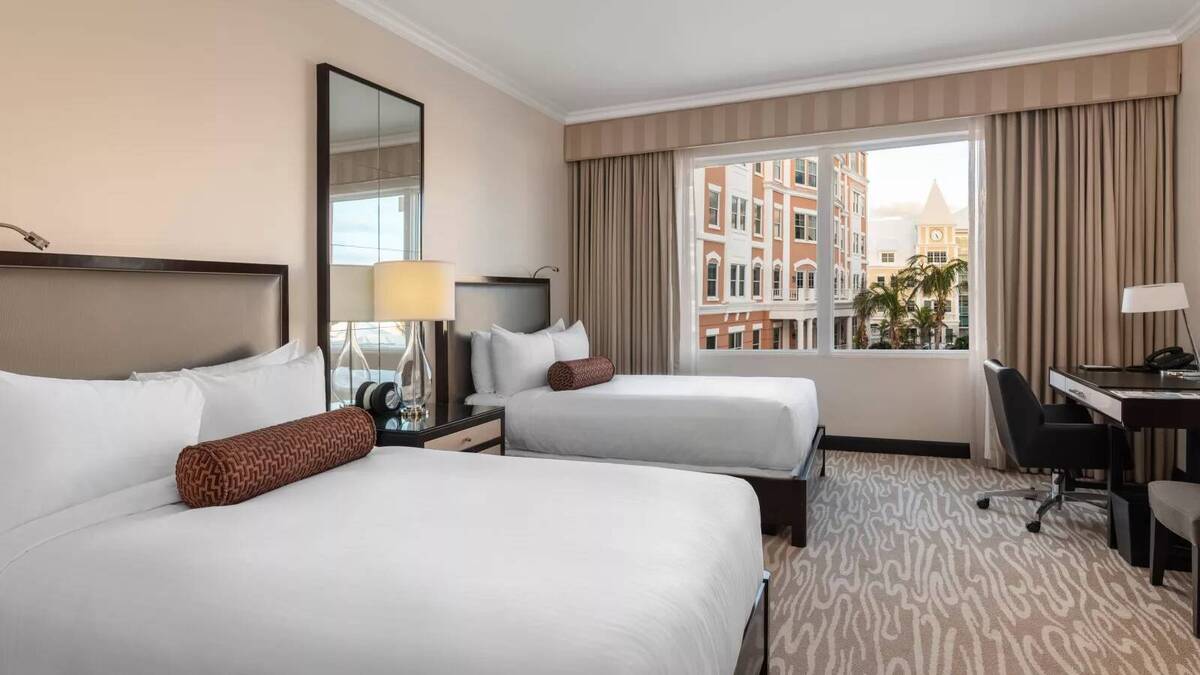 Fairmont Gold Two Double Room - Lounge Access