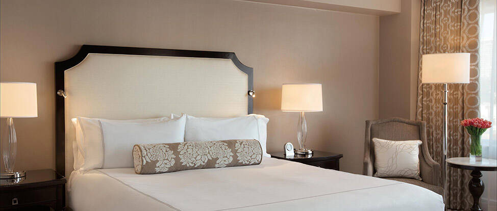 SIGNATURE SKYLINE VIEW TWO QUEEN HEARING ACCESSIBLE