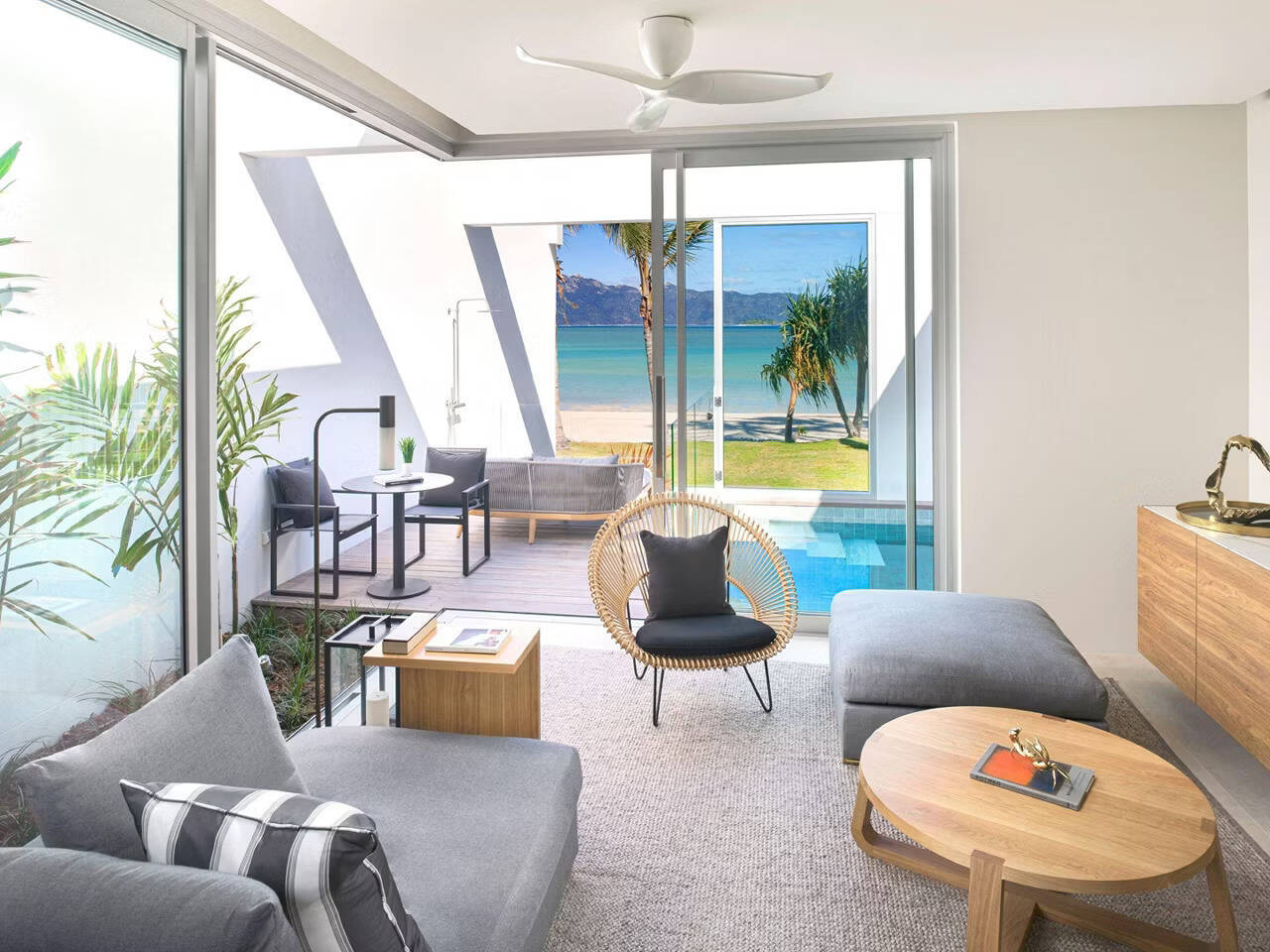THREE BEDROOM HAYMAN BEACH HOUSE 