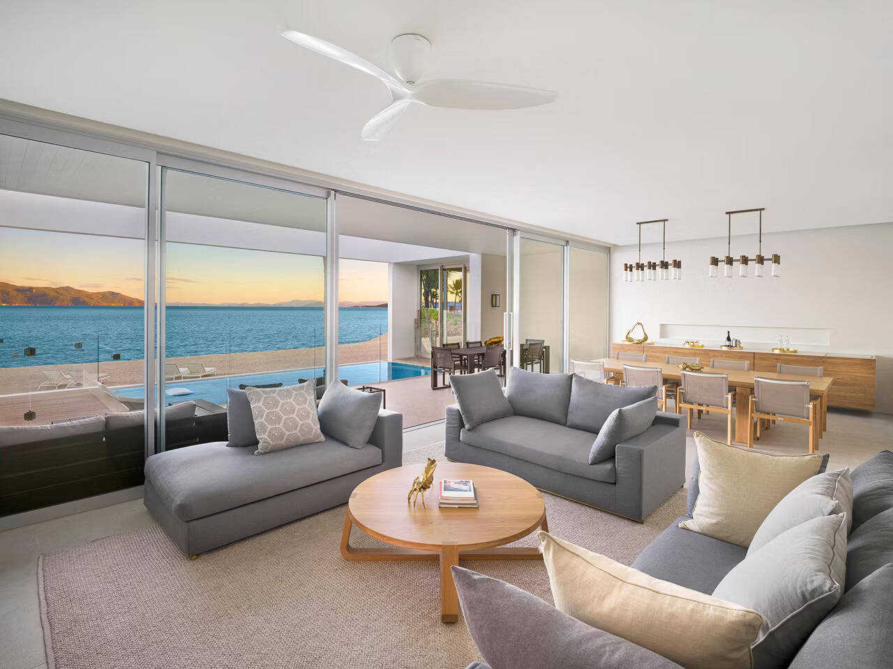THREE BEDROOM HAYMAN BEACH HOUSE 