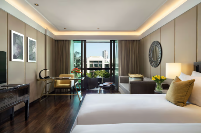 DELUXE BALCONY ROOM TWIN