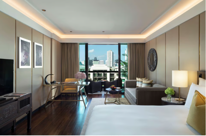 DELUXE BALCONY ROOM
