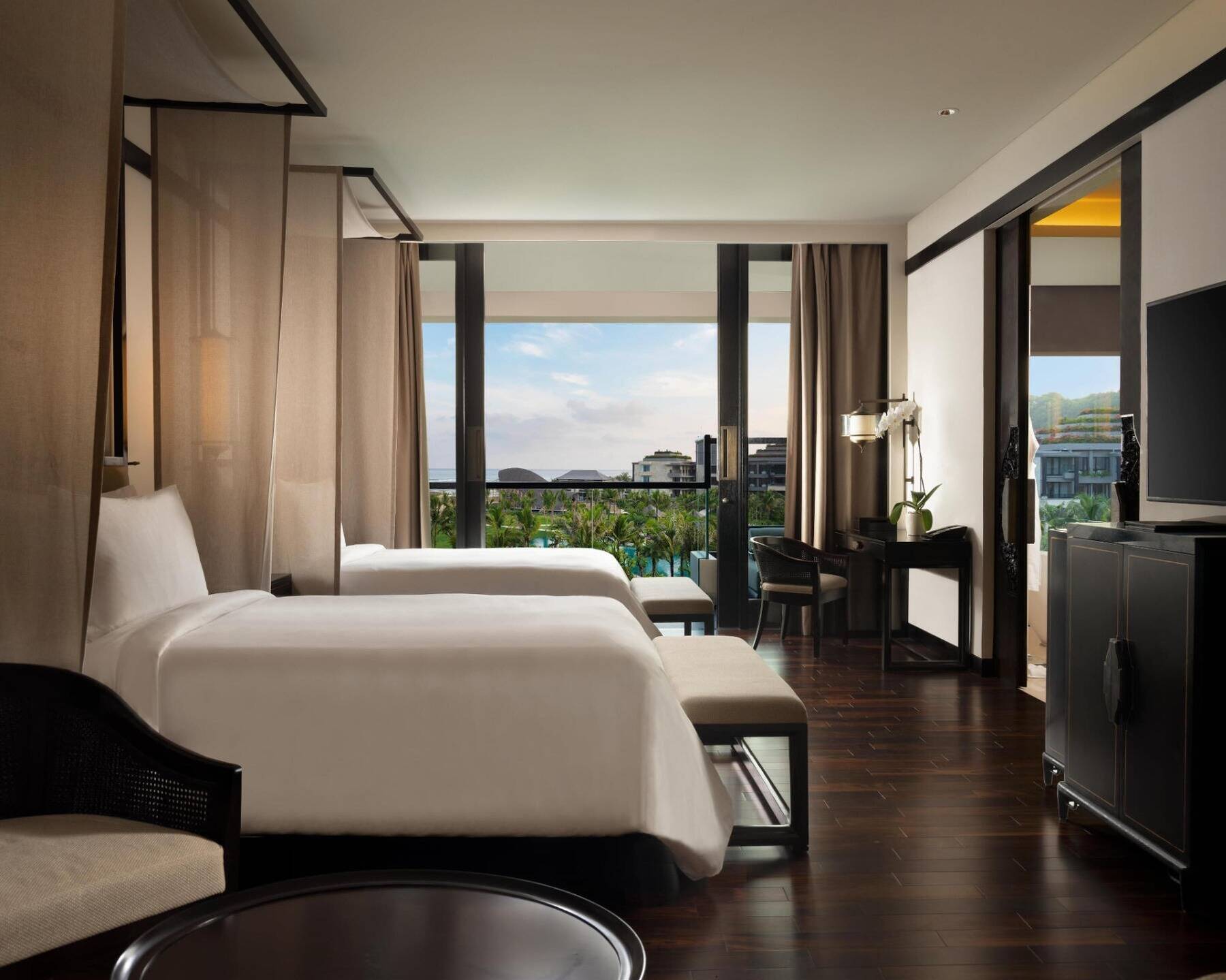 GRAND DELUXE OCEAN COURT TWIN ROOM