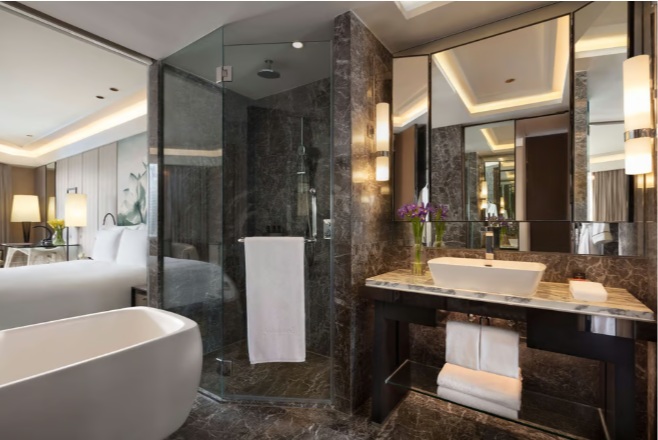 EXECUTIVE BALCONY ROOM