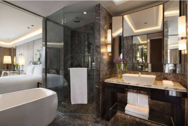 EXECUTIVE BALCONY ROOM