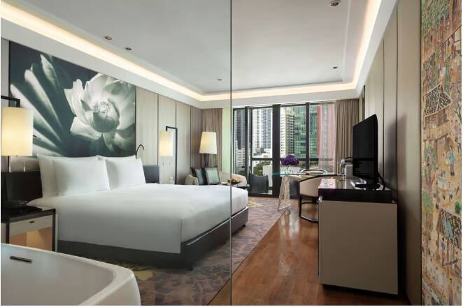 EXECUTIVE BALCONY ROOM