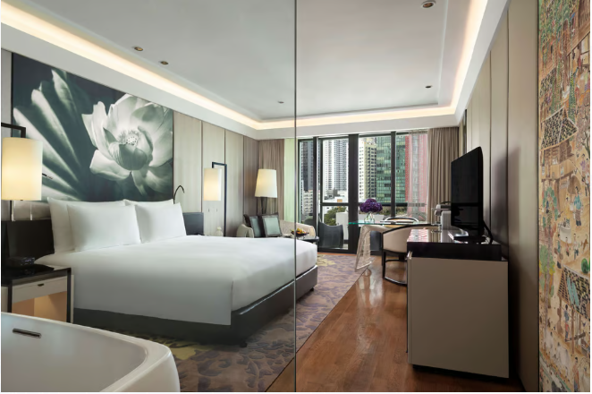 EXECUTIVE BALCONY ROOM 