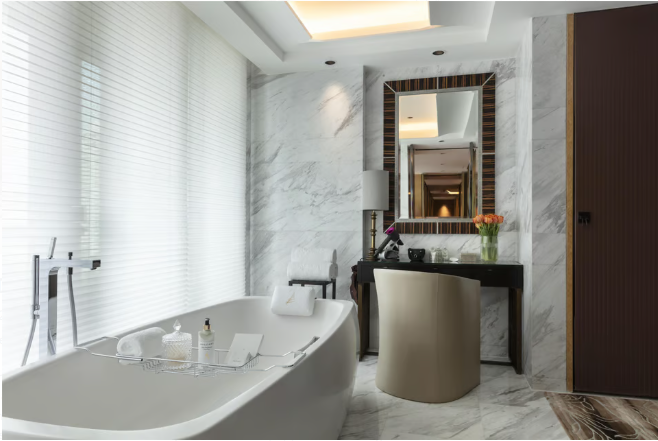 PRESIDENTIAL SUITE