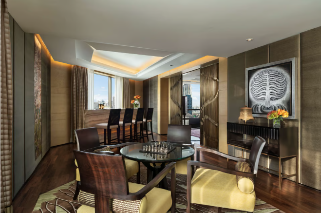 ROYAL SUITE