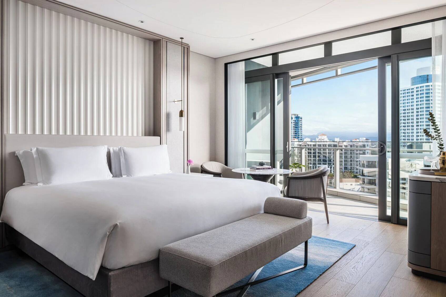 DELUXE SKYLINE OCEAN KING ROOM