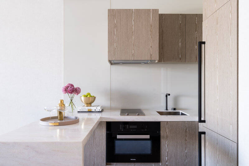 ONE BEDROOM SUITE WITH KITCHENETTE