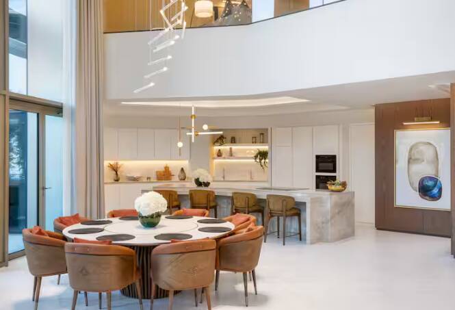 LUXURY FIVE BEDROOM VILLA WITH INFINITY POOL