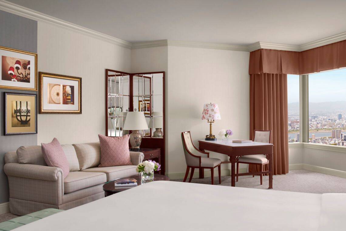 JUNIOR CORNER SUITE