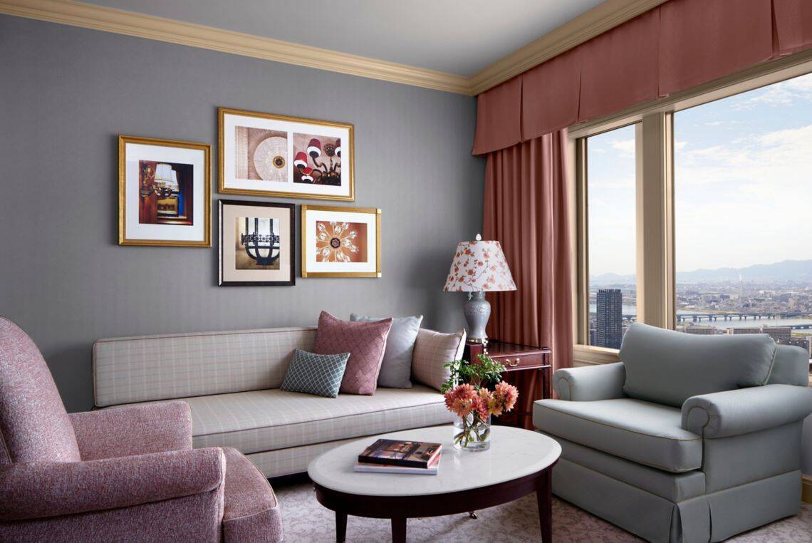 CLUB LEVEL EXECUTIVE KING SUITE