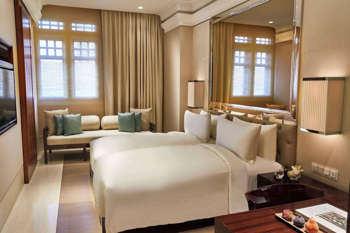 DELUXE HOLLYWOOD TWIN ROOM