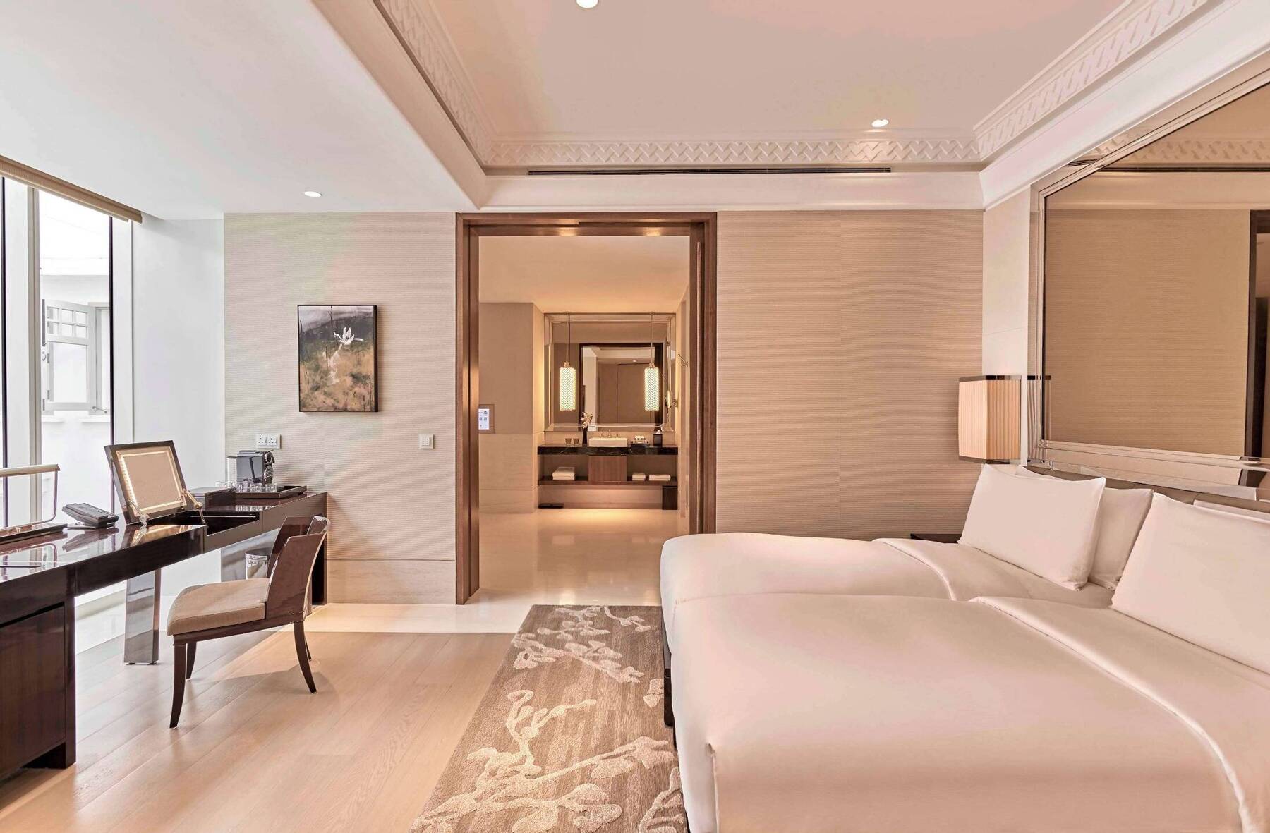 GRAND DELUXE HOLLYWOOD TWIN ROOM