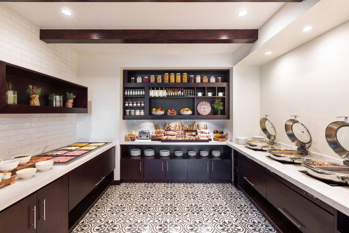 EXECUTIVE KING ROOM, CONCIERGE LOUNGE ACCESS