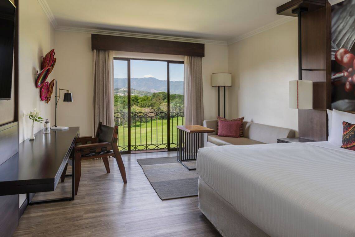 EXECUTIVE KING ROOM, CONCIERGE LOUNGE ACCESS