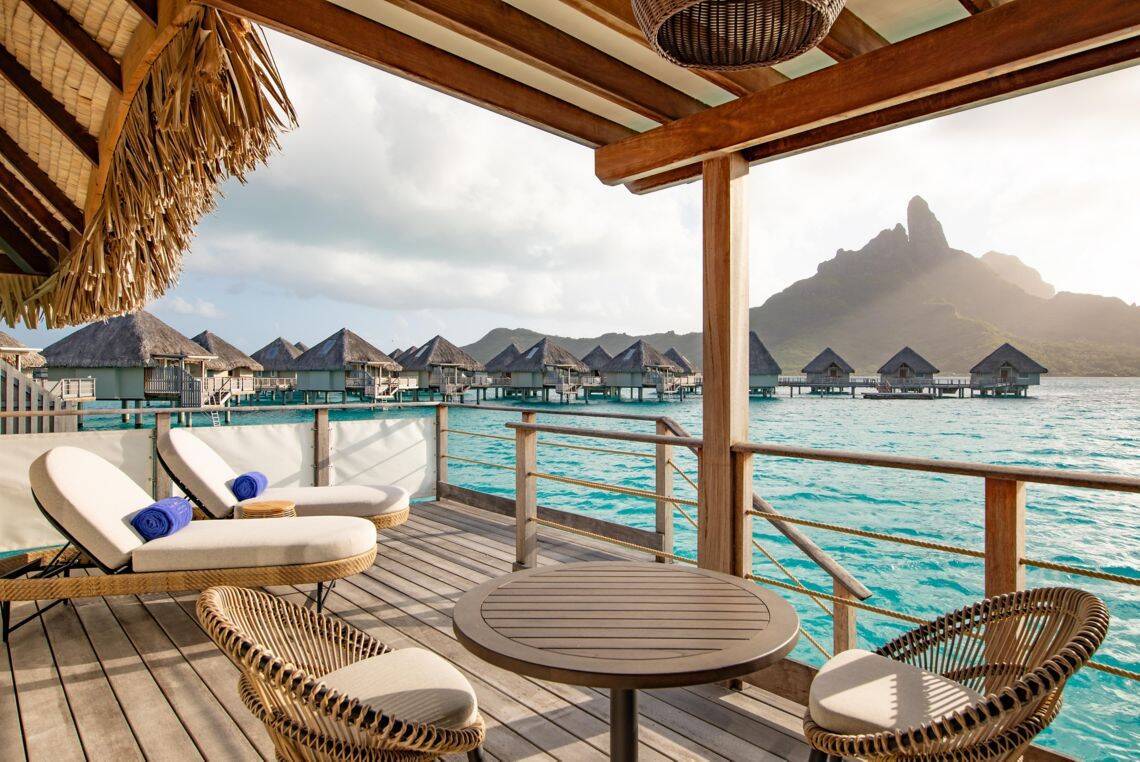 OTEMANU VIEW OVERWATER BUNGALOW
